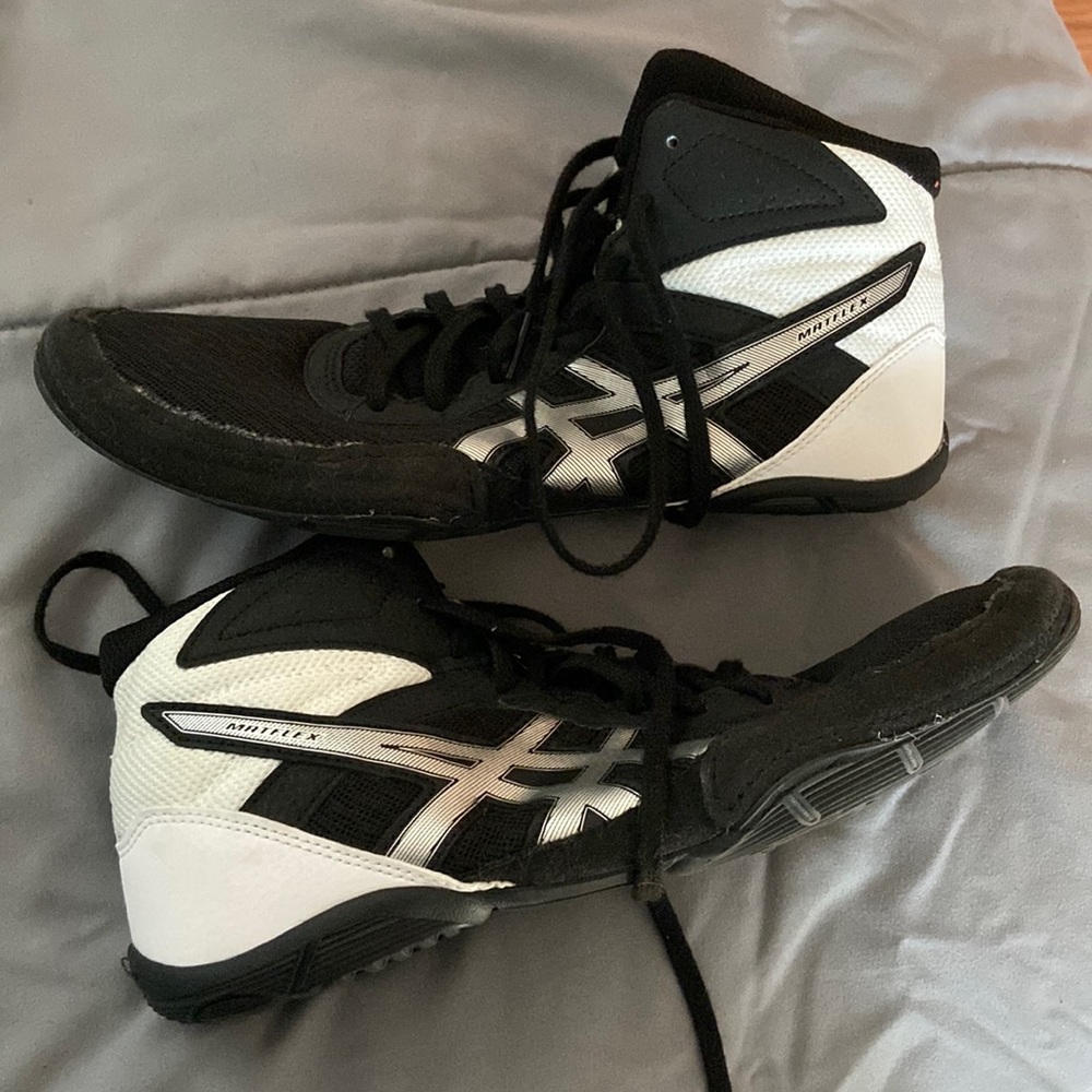 Asics Wrestling/boxing sneaker